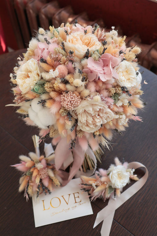 5 reasons Melbourne bridesmaids love dried bouquets as a gift