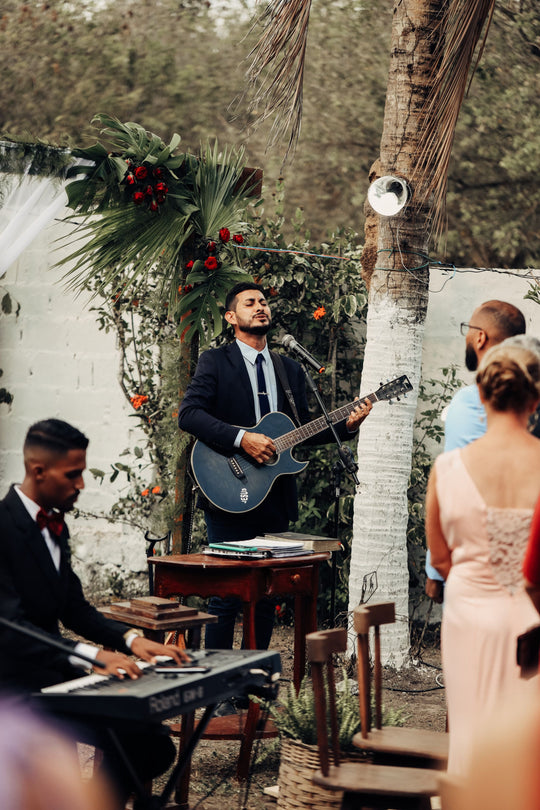 Should I Hire A Band Or A DJ For My Wedding?